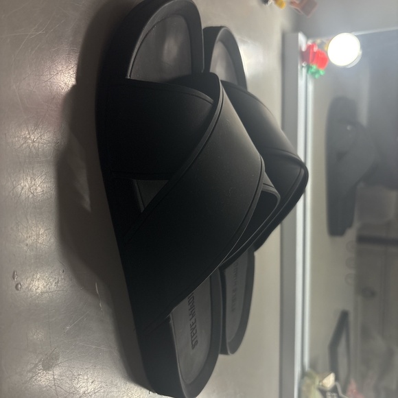 Steve Madden Black Sandals - Picture 2 of 3